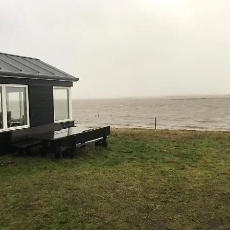 Knaldhytten Feriehus