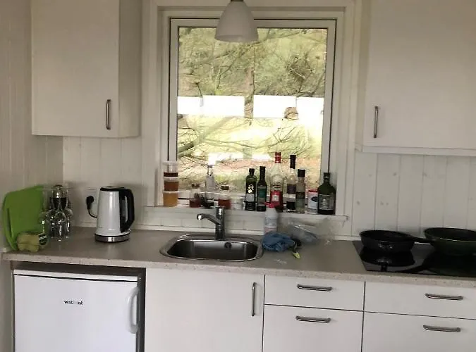 Knaldhytten Feriehus *
